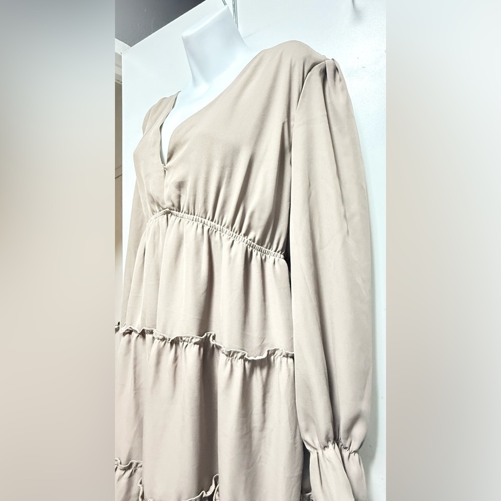 Elegant Beige Women's Dress - Picture 5 of 10